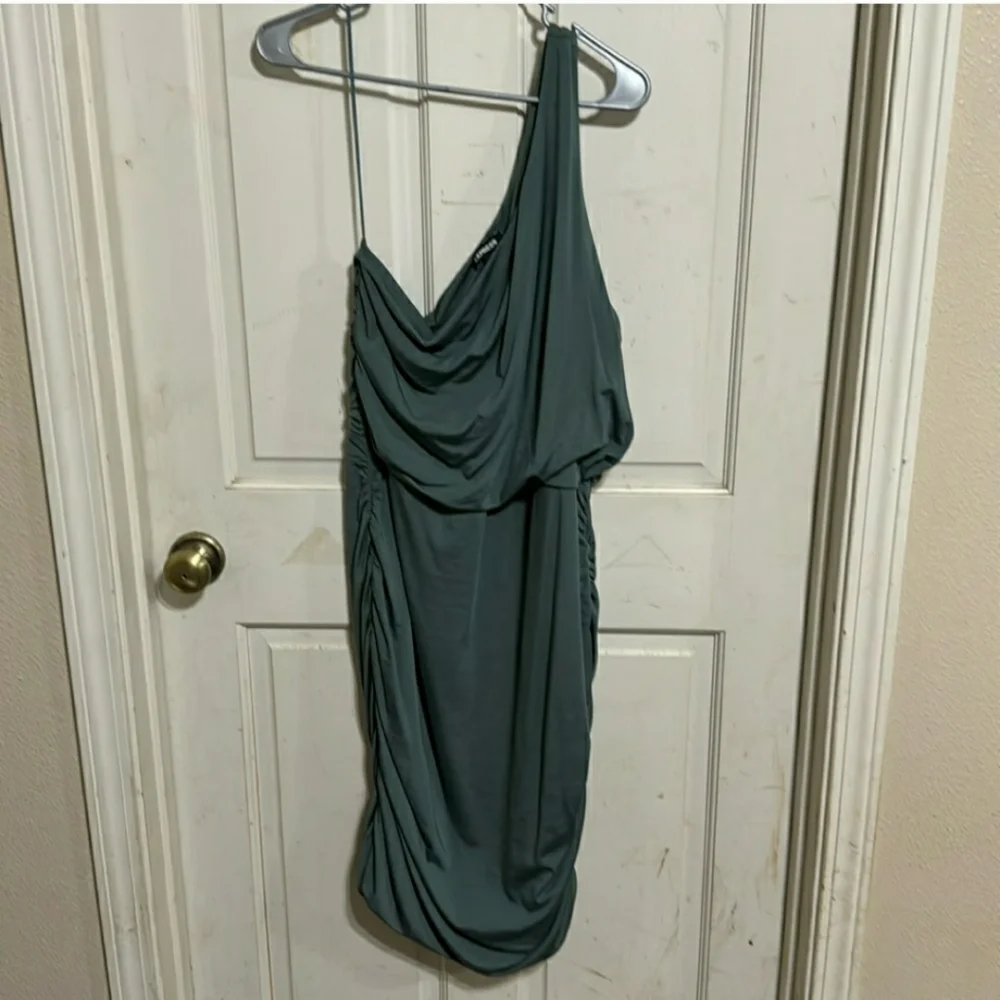 Express Body Contour Dress - Picture 3 of 5